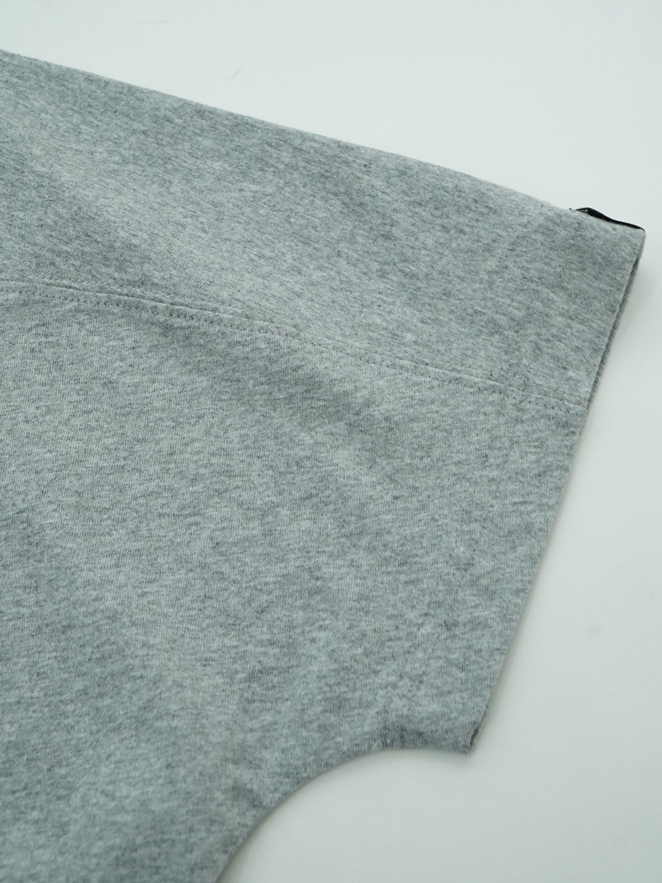 【予約品 2月1日(日) 締切】KITE TEE frocky / フロッキープリント ニットT / 杢グレー