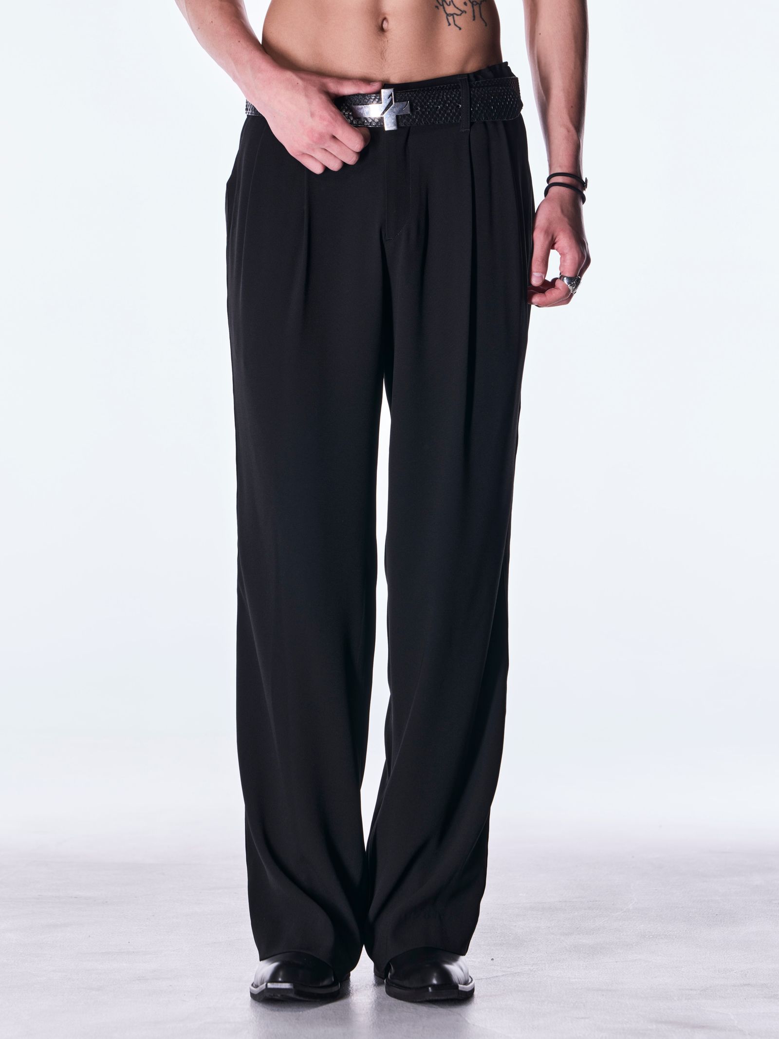 【予約品 6月29日(月) 締切】Back Satin Wide Slacks / ワイドスラックス / ブラック