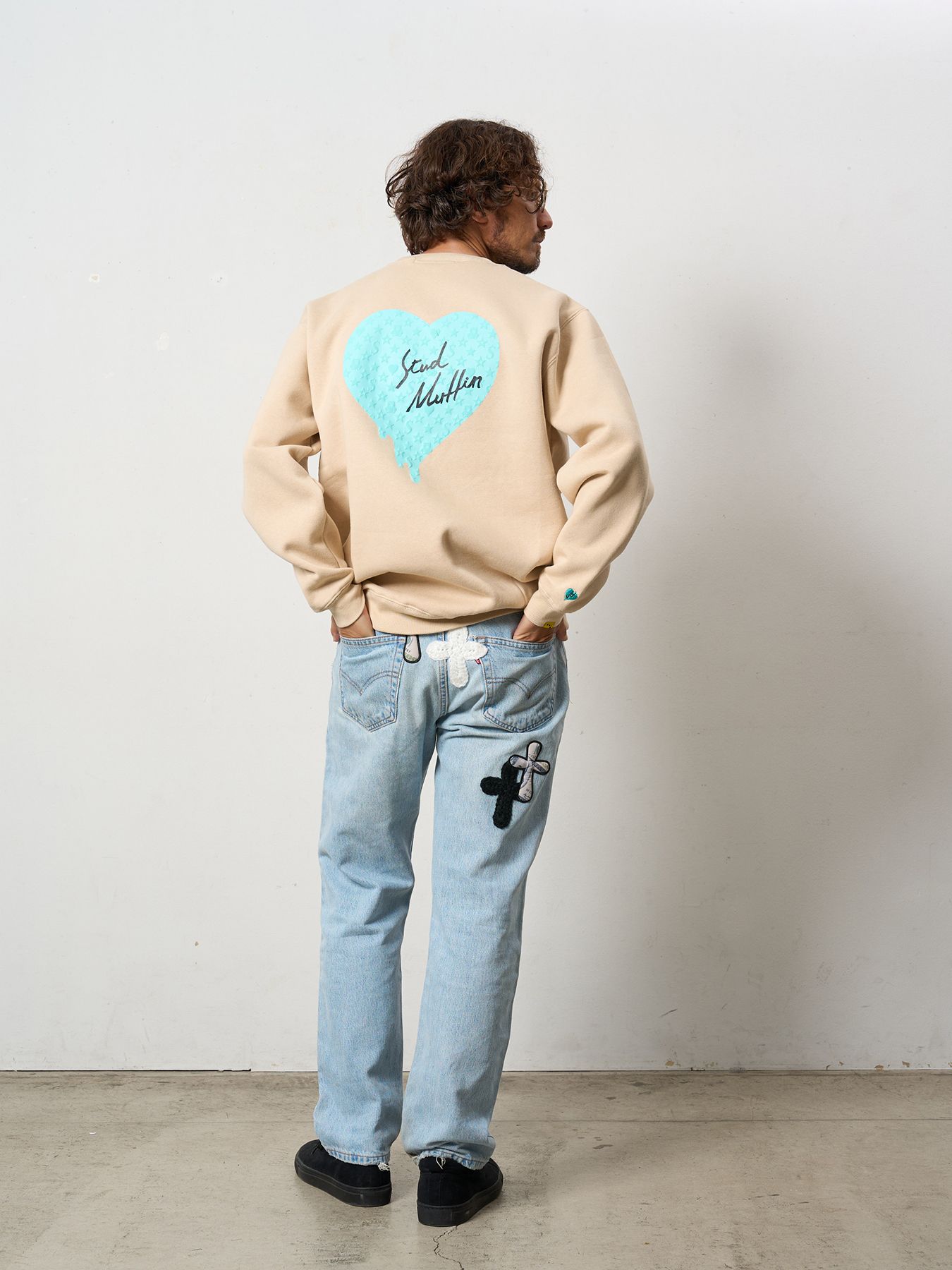【予約品 5月8日(木) AM10時 締切】 TC裏毛起毛 スターグラムハート発泡プリント ロゴ刺繍 スウェットシャツ / ベージュ