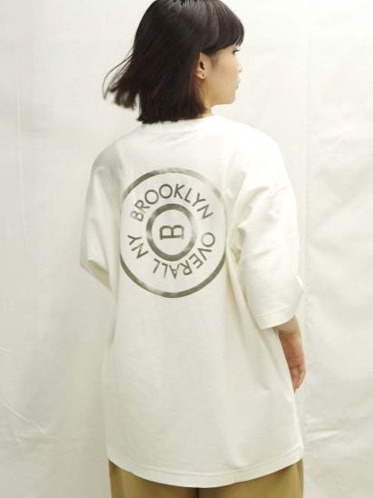 タックボタンプリントTシャツ / ホワイト