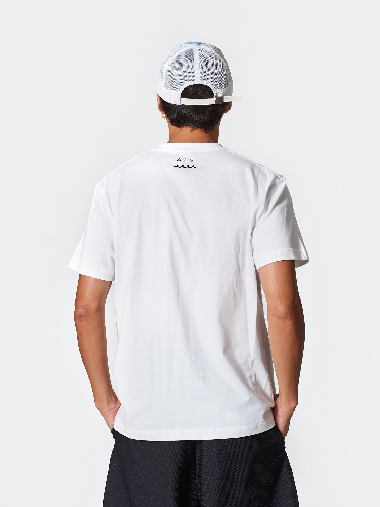 【予約】 muta College Logo Tee / Tシャツ / ホワイト 【Acanthus×muta】