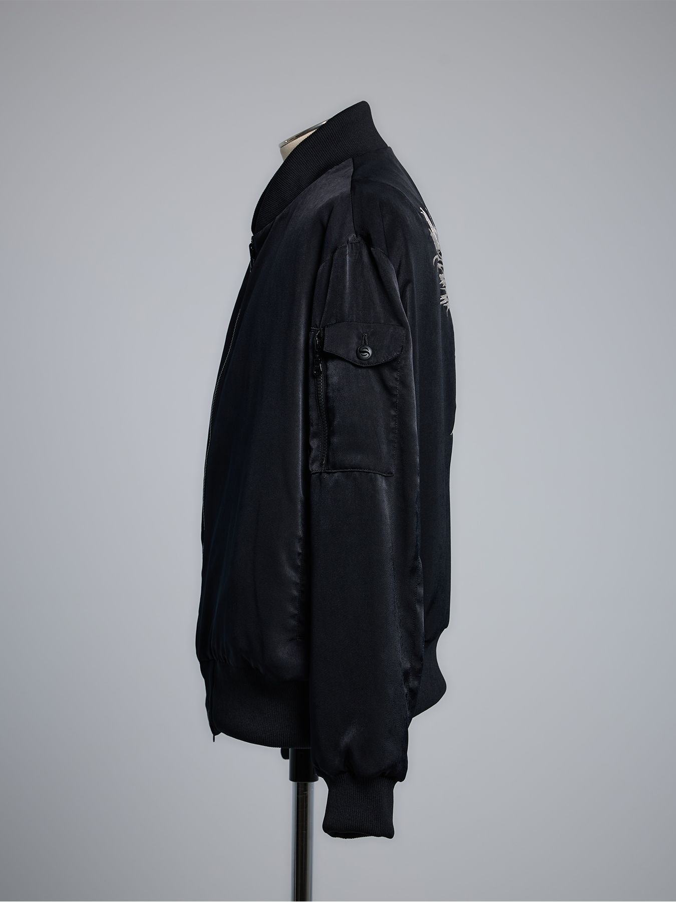 【予約品 5月18日(日) 締切】Reversible Bomber Jacket / リバーシブル ボンバージャケット / ブラック&ホワイト刺繍