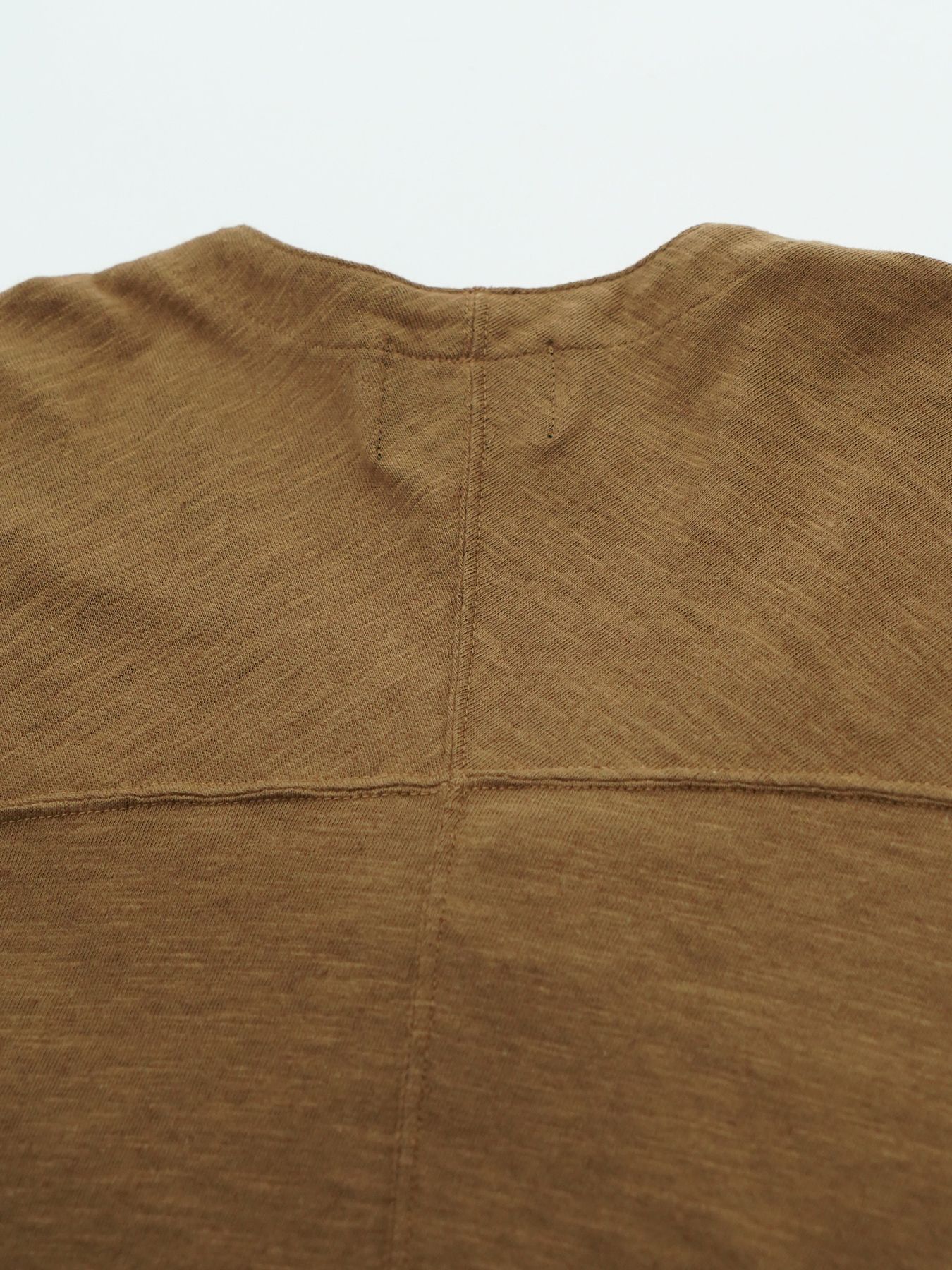 【予約品 2月1日(日) 締切】KITE V-NECK / Vネック ニットT / キャメル