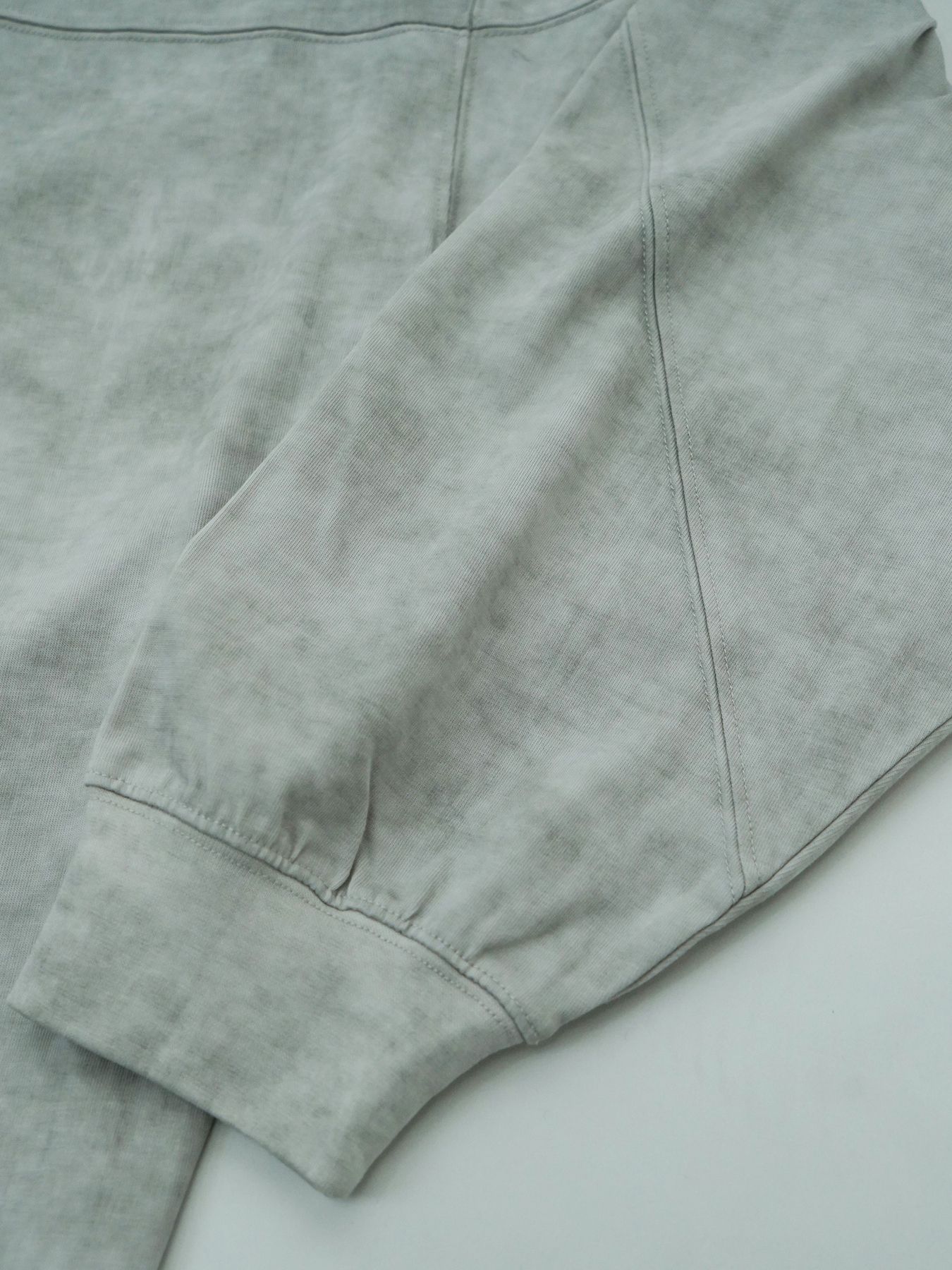 【予約品 2月1日(日) 締切】SWITCHCUT / ロゴプリント カットソー  / グレー