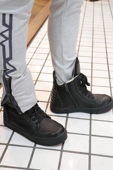 CRUCE&Co.のスニーカを使ったコーディネート