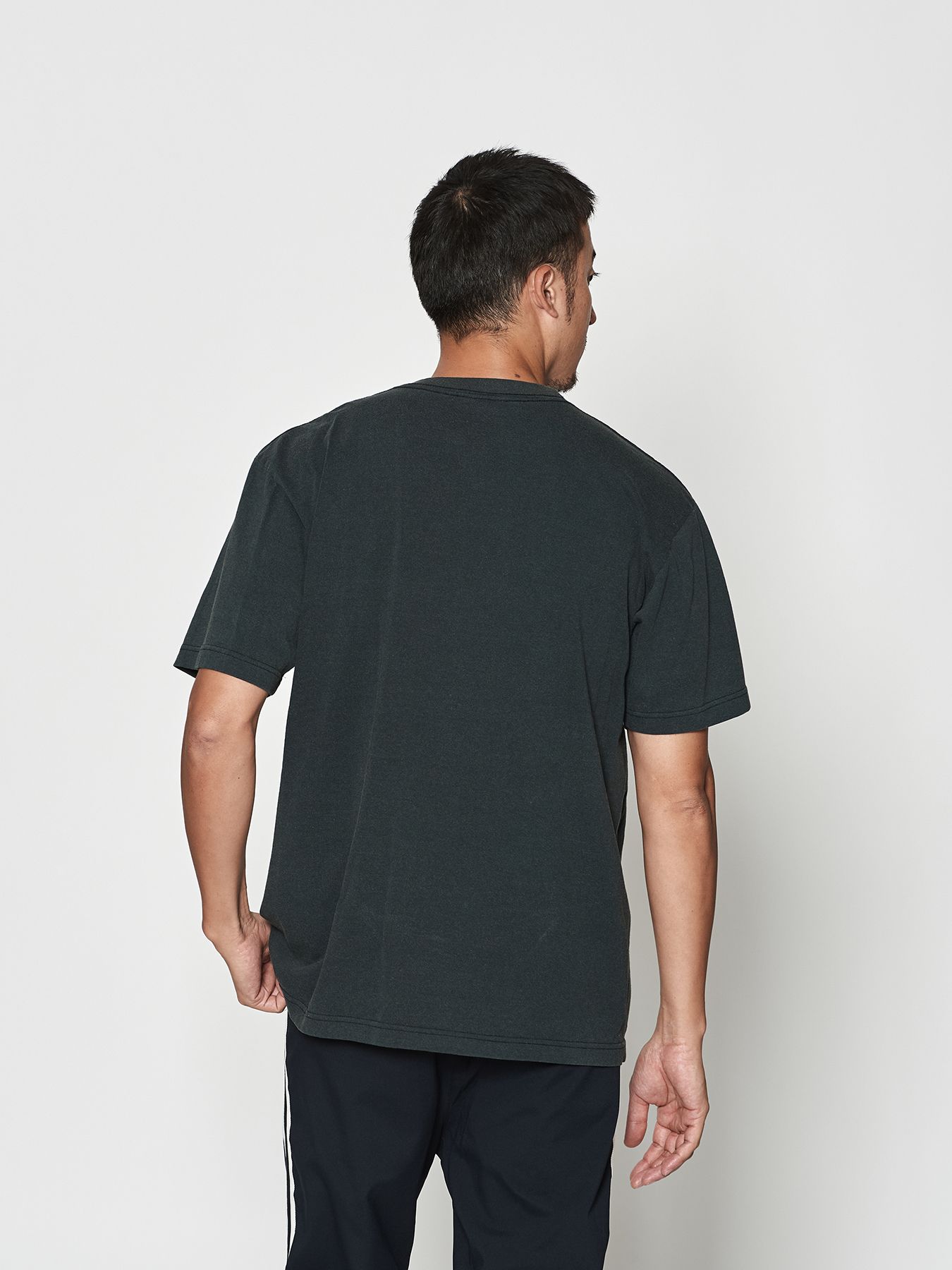 【予約品 10月9日(木) 締切】muta Aging Circle Logo Tee / Tシャツ / ブラック【Acanthus × muta MARINE】