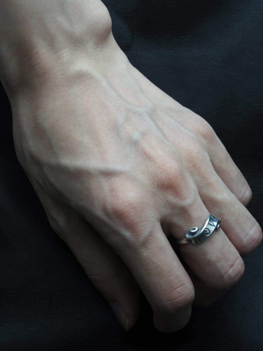 Sweet Little Ribbon Ring / LOVE / リング