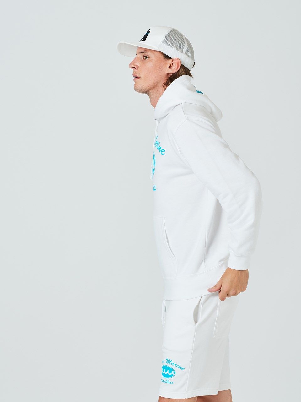 (予約品2023年10月19日18時締め) muta Script Logo Hooded Sweatshirts / フードスウェット / ホワイト 【Acanthus×muta】