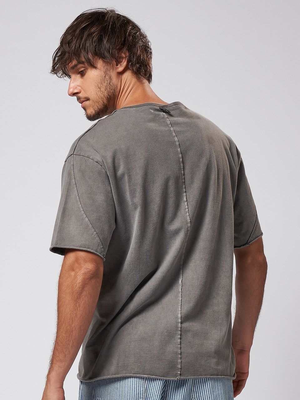 《予約品》 wide cut-off crew-neck S/S / Tシャツ / グレー