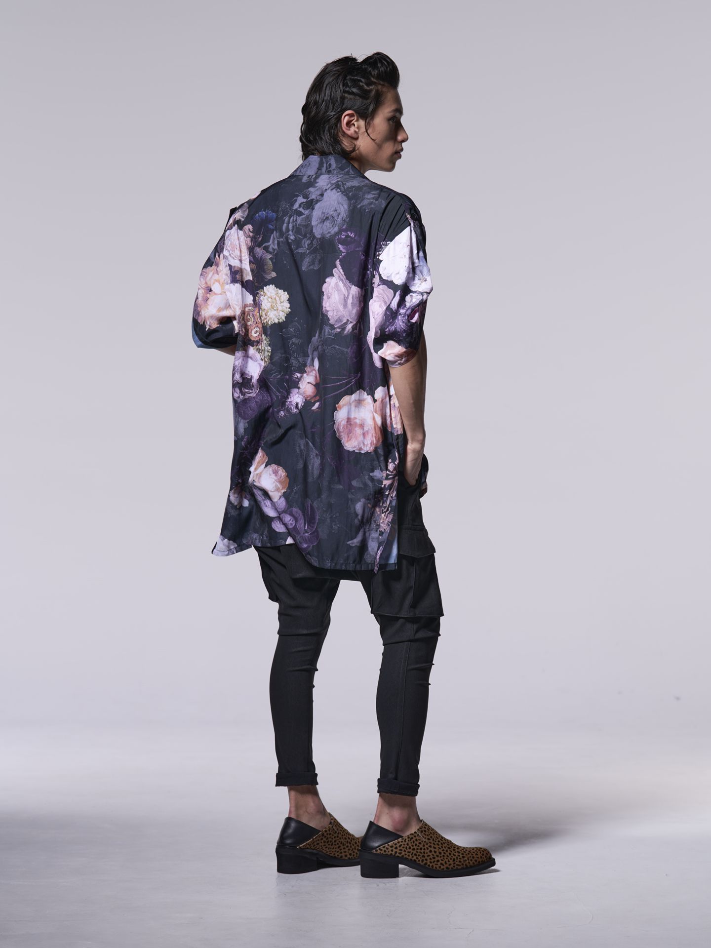 《予約品》 KAIKIN-HIYOKU Shirt / 開襟比翼シャツ / ブラック・フローラ柄