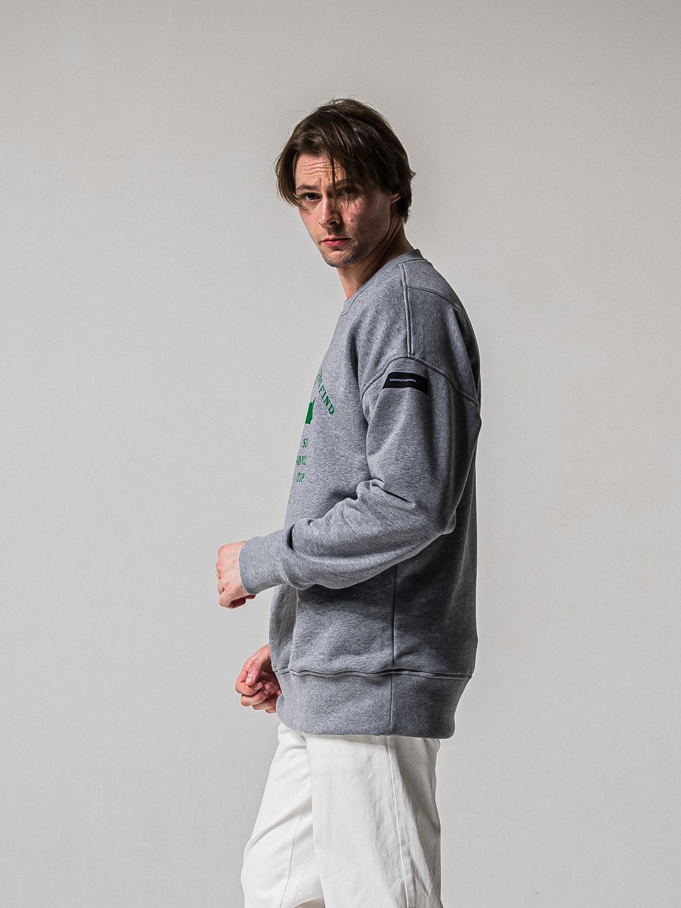 【予約品 11月16日(日) 締切】HF URAKE COLLEGE DROP TRAINER / 裏毛 カレッジロゴルーズ トレーナー / グレー