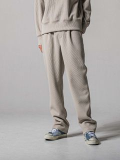【予約品 11月16日(日) 締切】AZE  WIDE TUCK PANTS / 畔編みニット セミワイドシルエット ワンタック イージーパンツ / グレージュ