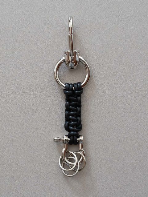 《予約品》 LEATHER BRAID KEY HOLDER / キーホルダー / ブラック 【Iroquois.SENTI】