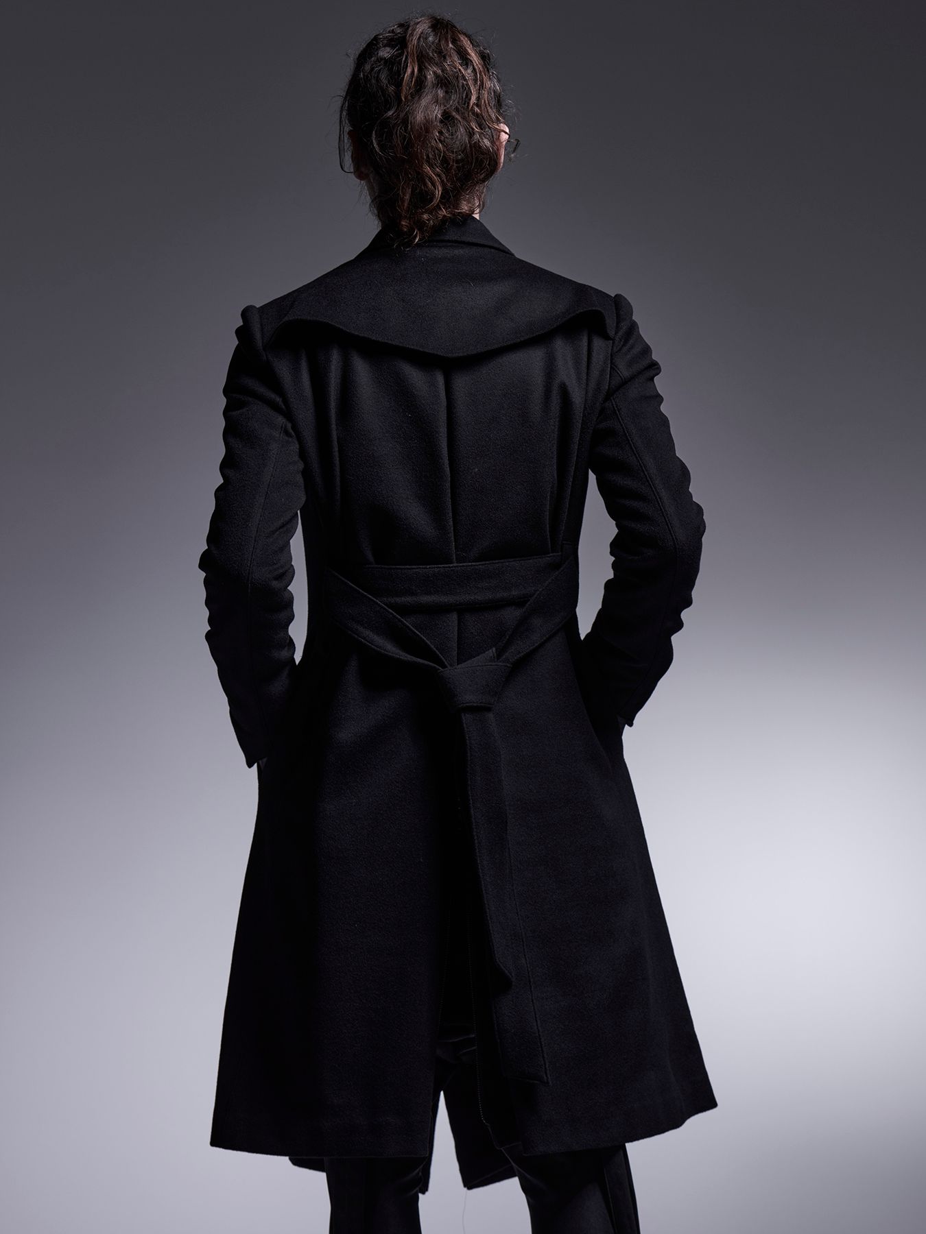 【予約品 7月13日(日) 締切】W-Peaked Coat / ダブルピークドラペル コート / ブラック