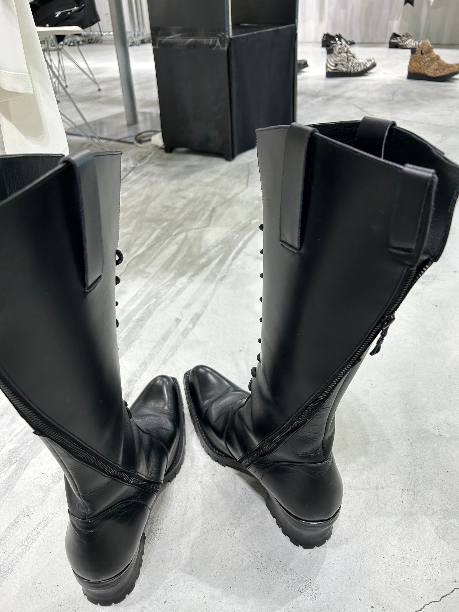 kiryuyrik - 《予約品》 LaceUpLongBoots / レースアップロングブーツ5cmヒール / ブラック | BRYAN