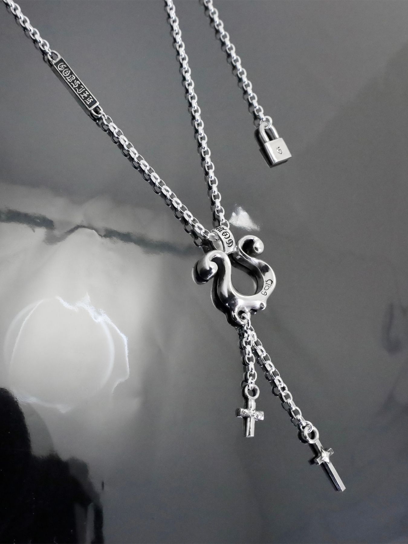 《受注生産》RHYTHMIC HORSESHOE LARGE with CROSSES NECKLACE #1 with GODSIZE® I.D. TAG / リズミックホースシュー・L ウィズ クロス #1ネックレス ゴッドサイズ® I.D.タグ / 注文から2～3週間後入荷予定