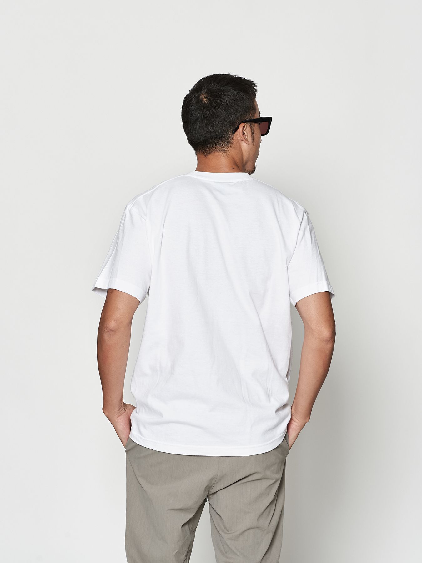 【予約品 10月9日(木) 締切】muta Foil Print Wave Logo Tee / Tシャツ / ホワイト【Acanthus × muta MARINE】