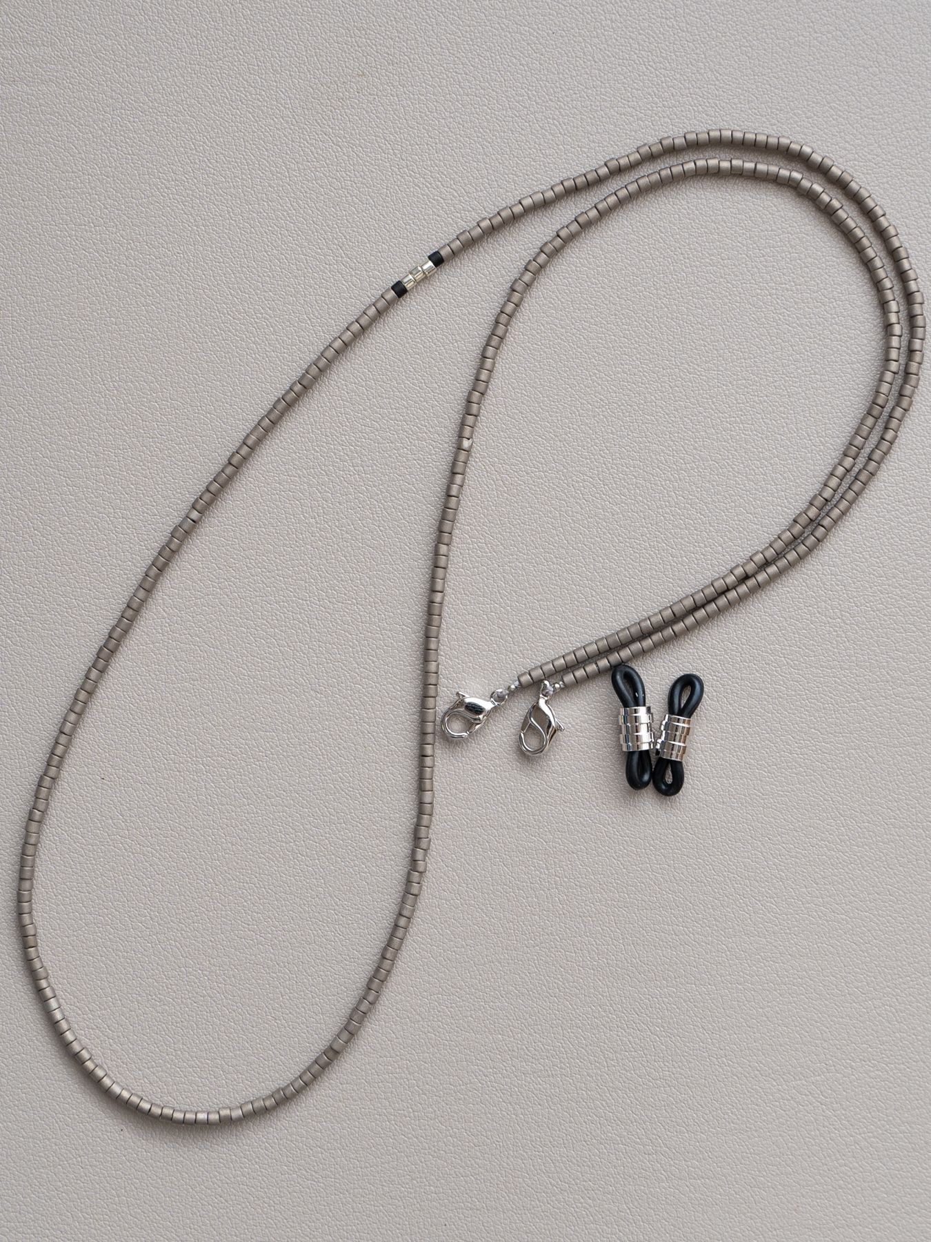 《予約品》 BEADS GLASS CORD&NECKLACE / グラスコード&ネックレス / グレー 【Iroquois.SENTI】