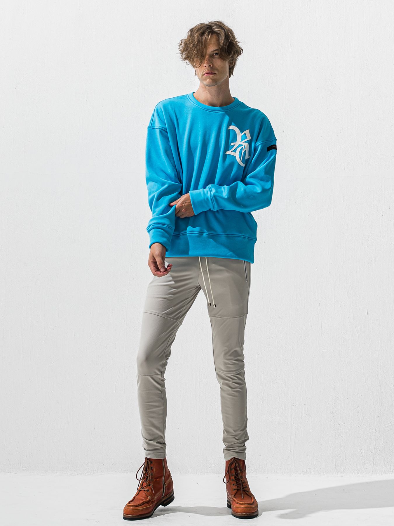 【予約品 9月6日(日) 締切】RC VELOURS FLEECE DROP TRAINER / RCレザーワッペン 裏起毛 ルーズトレーナー / ブルー