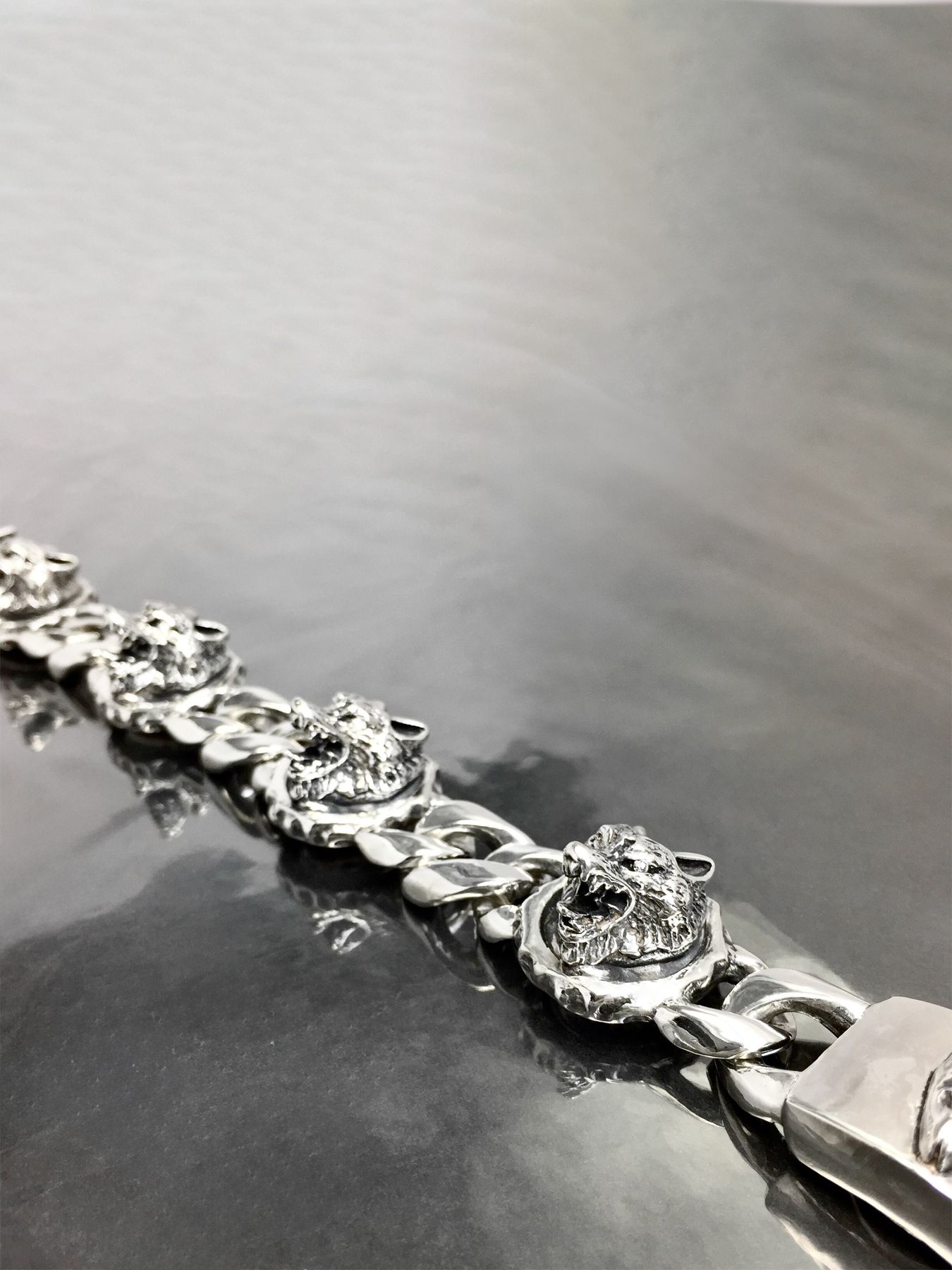 《受注生産》CHAIN BRACELET [WOLVES] with 10 DIAMONDS / ウルヴスチェーンブレスレット・10ダイヤモンドアイズ / 注文から5～10週間後入荷予定