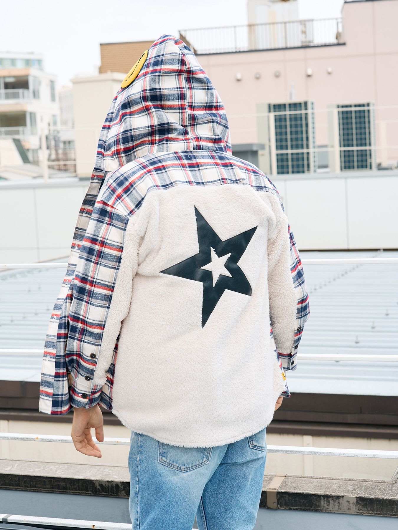 【予約品 】 ヘビーネルチェック-ボア レザースター&サガラパッチワーク フーデッドシャツ / オフホワイト