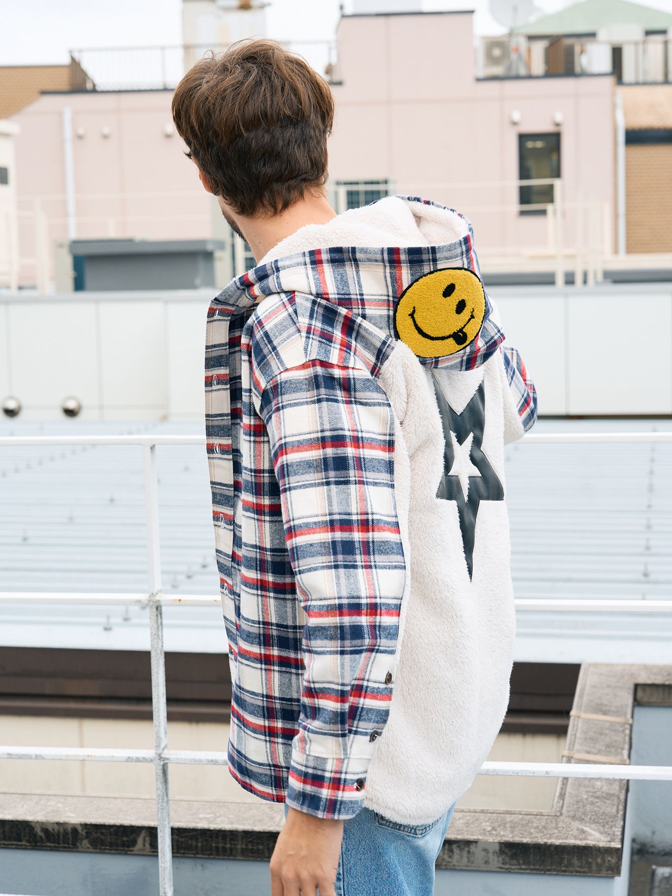 【予約品 】 ヘビーネルチェック-ボア レザースター&サガラパッチワーク フーデッドシャツ / オフホワイト
