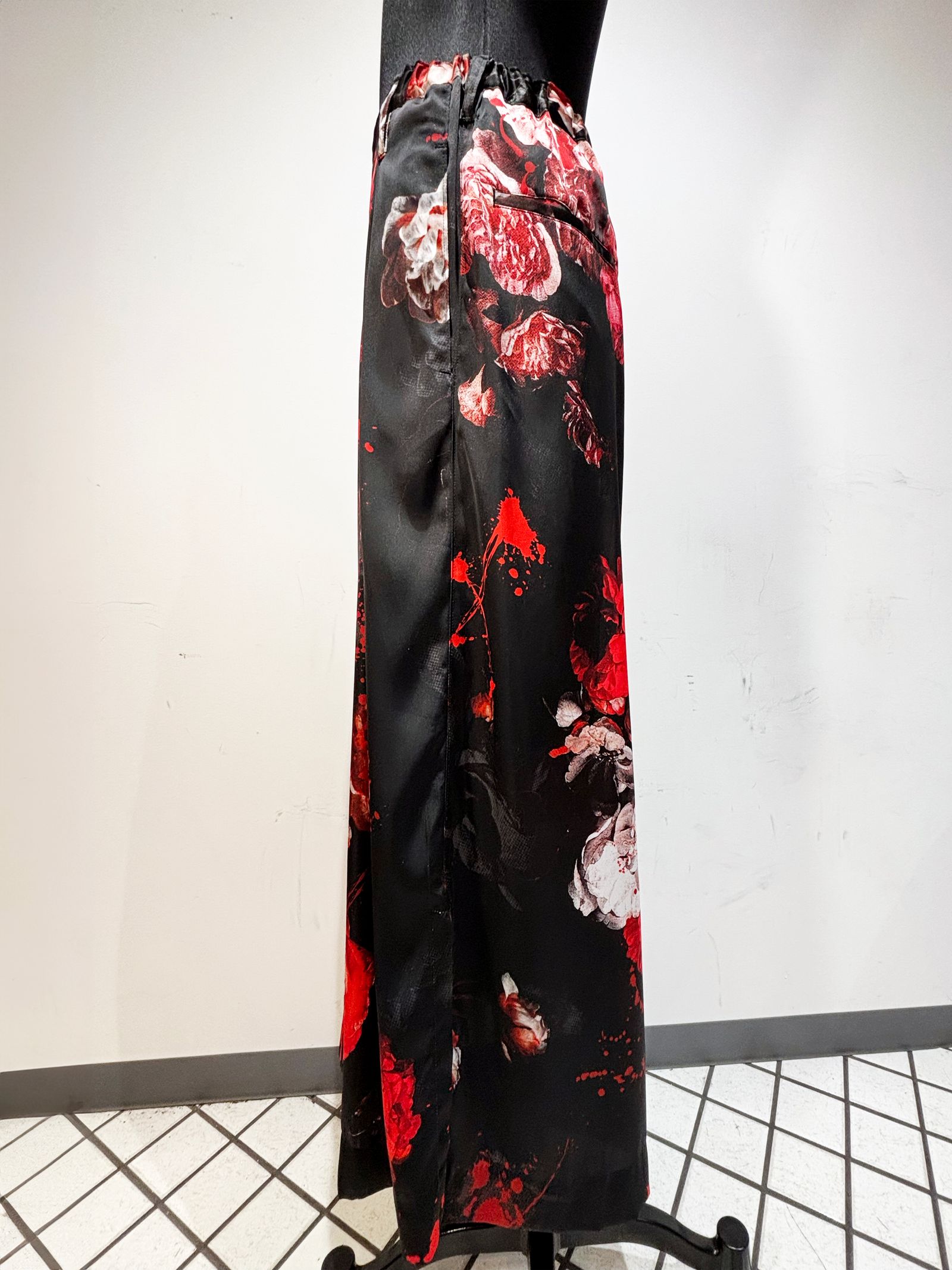 《予約品》 SlitWideTuckSlacks / スリットワイドスラックス / サテンブラック＆レッド