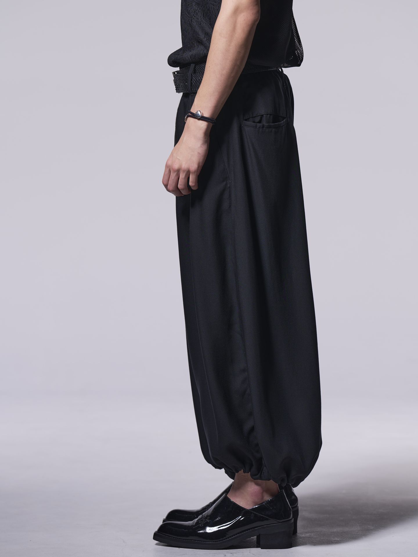 《予約品》 SharringWideTuckSlacks / ワイドタックスラックス / ブラック