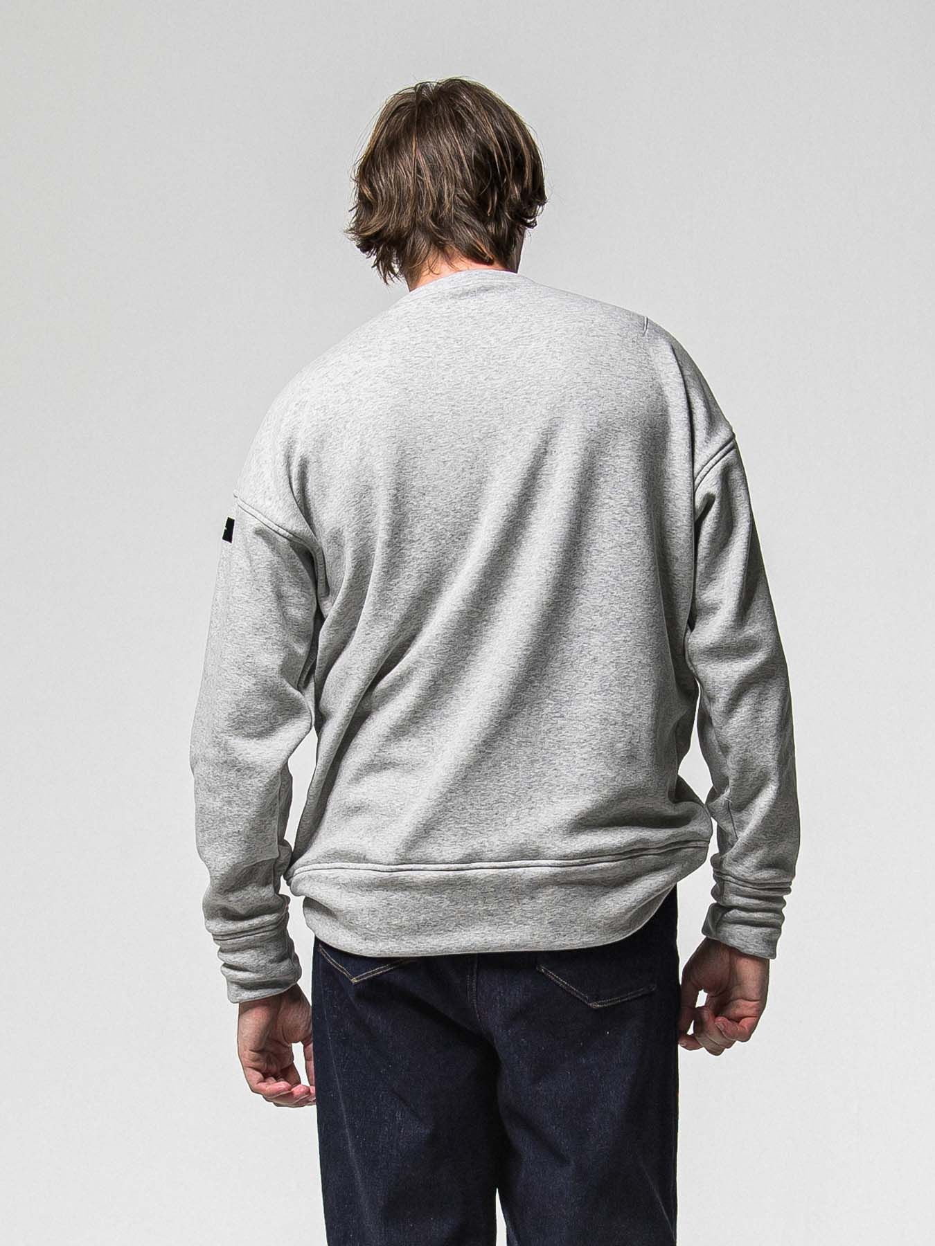 【予約品 8月31日(日) 締切】FRIDAY STANDARD LOGO VEROURS FLEECE TRAINER / FRIDAYコラボ スタンダードロゴ ベロアフリース トレーナー / グレー