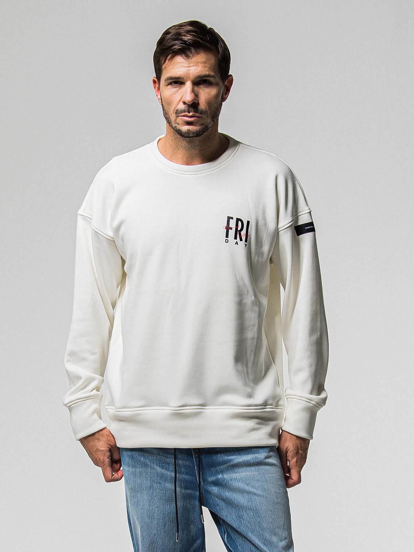 【予約品 8月31日(日) 締切】FRIDAY STANDARD LOGO VEROURS FLEECE TRAINER / FRIDAYコラボ スタンダードロゴ ベロアフリース トレーナー / ホワイト