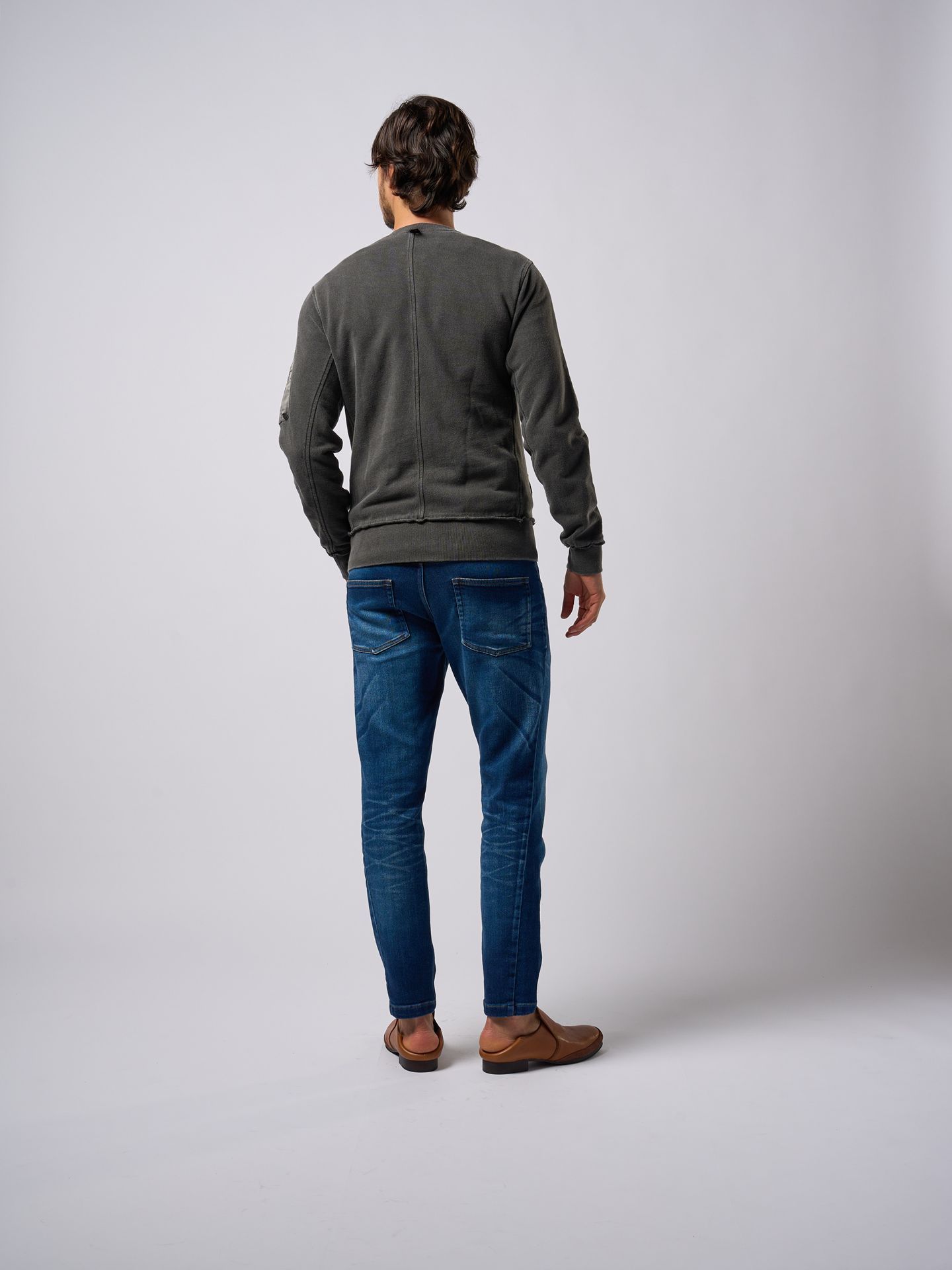 【予約品9月19日 10時締め】 MA-1 sweatshirt / プルオーバースウェット / ブラック