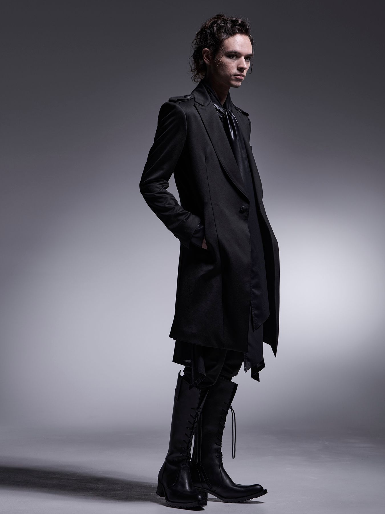 【予約品 7月13日(日) 締切】Epaulet Peaked Long Jacket / エポーレット ピークドラペル ロングジャケット / ブラック