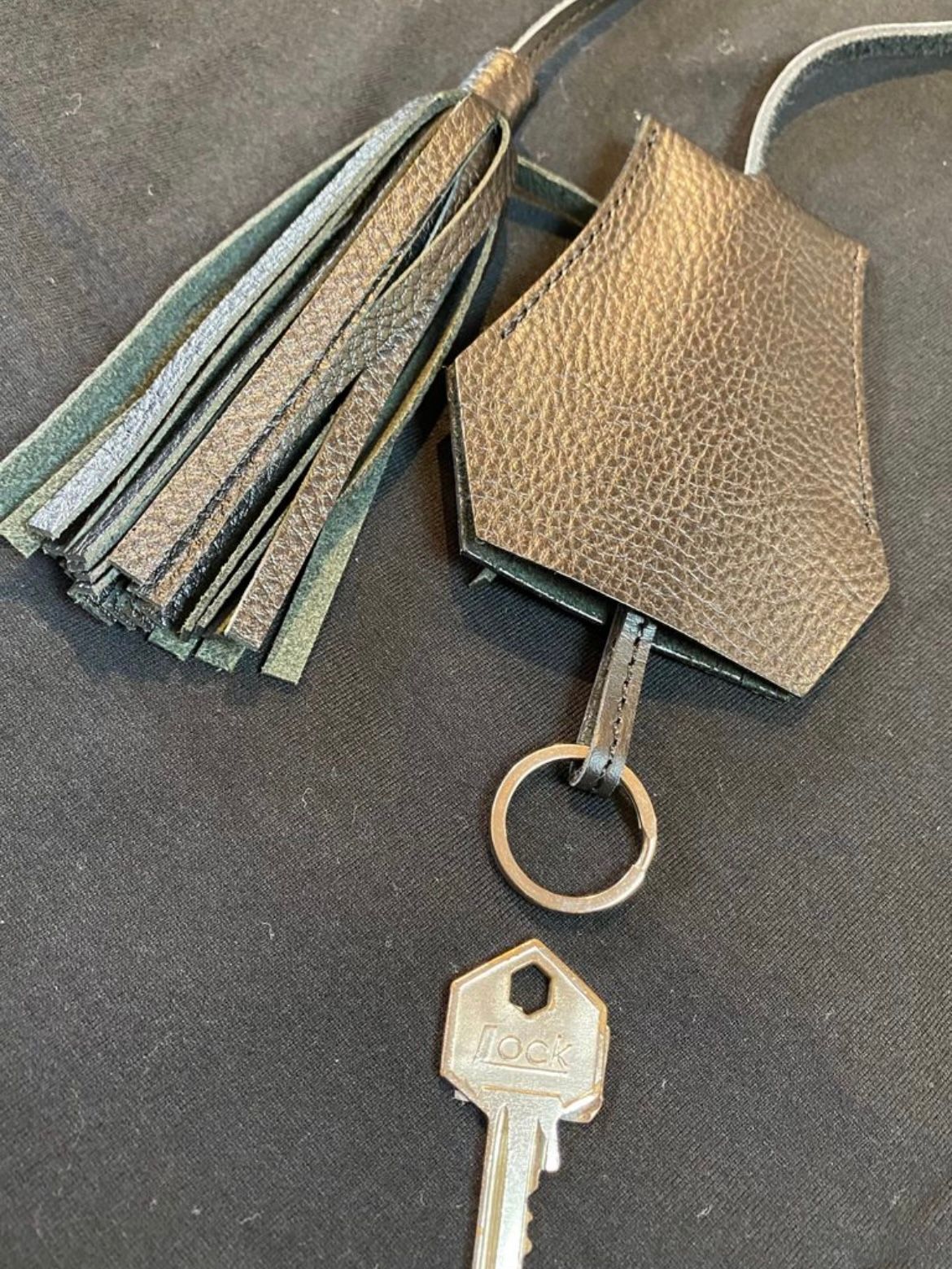 タッセルレザーキーホルダーTASSEL KEYHOLDER / ブラック