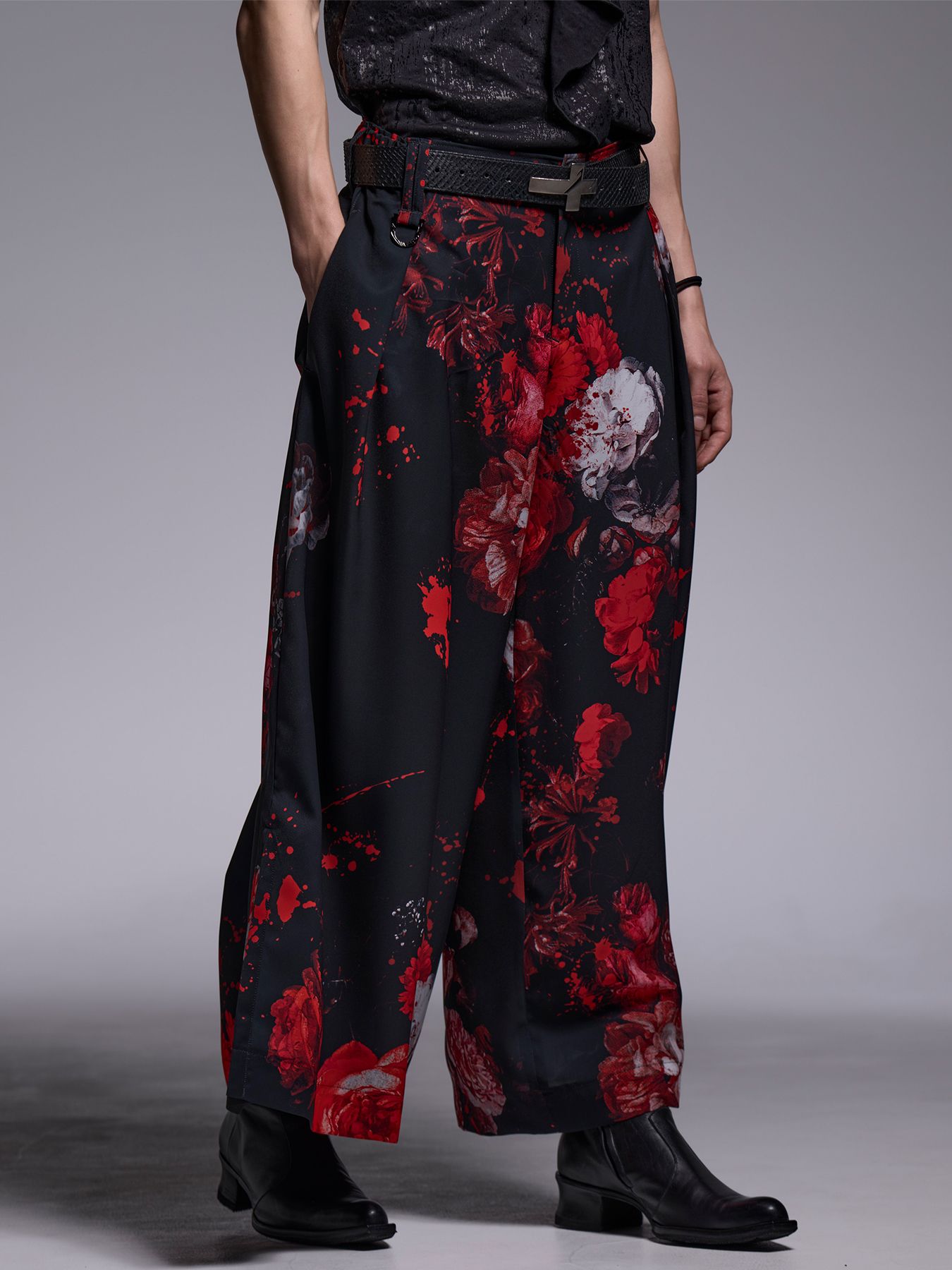 【予約品 】Wide Tuck Slacks / ワイドタックスラックス / ブラックフローラ