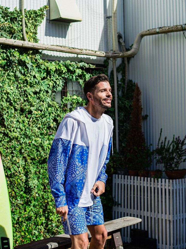 《予約品3月3日18：00締め》 Paisley RUSH OVER ZIPUP HOODIE / ラッシュガードパーカー / バンダナブルー