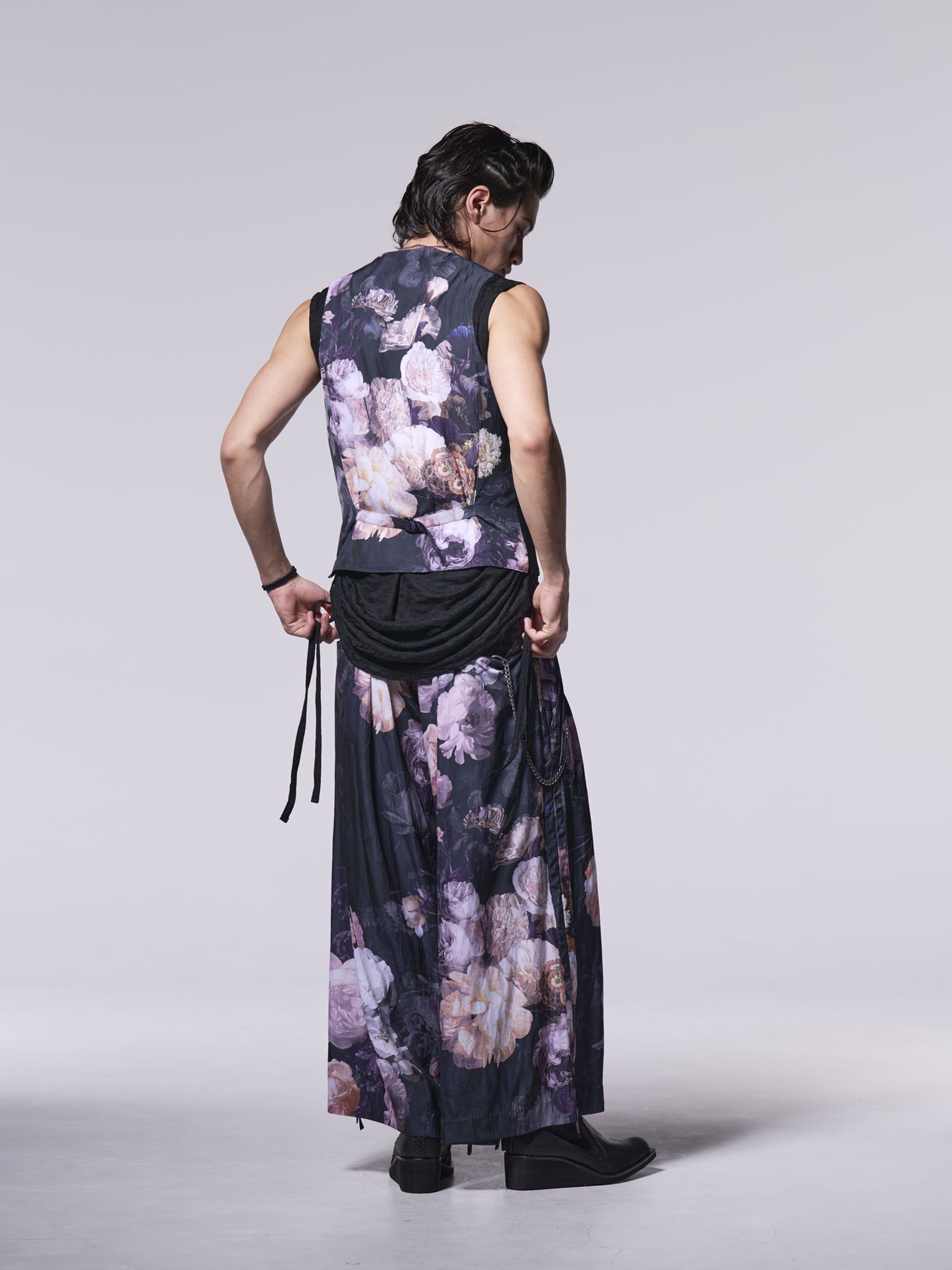 《予約品》 SharringWideTuckSlacks / ワイドタックスラックス / ブラック・フローラ柄
