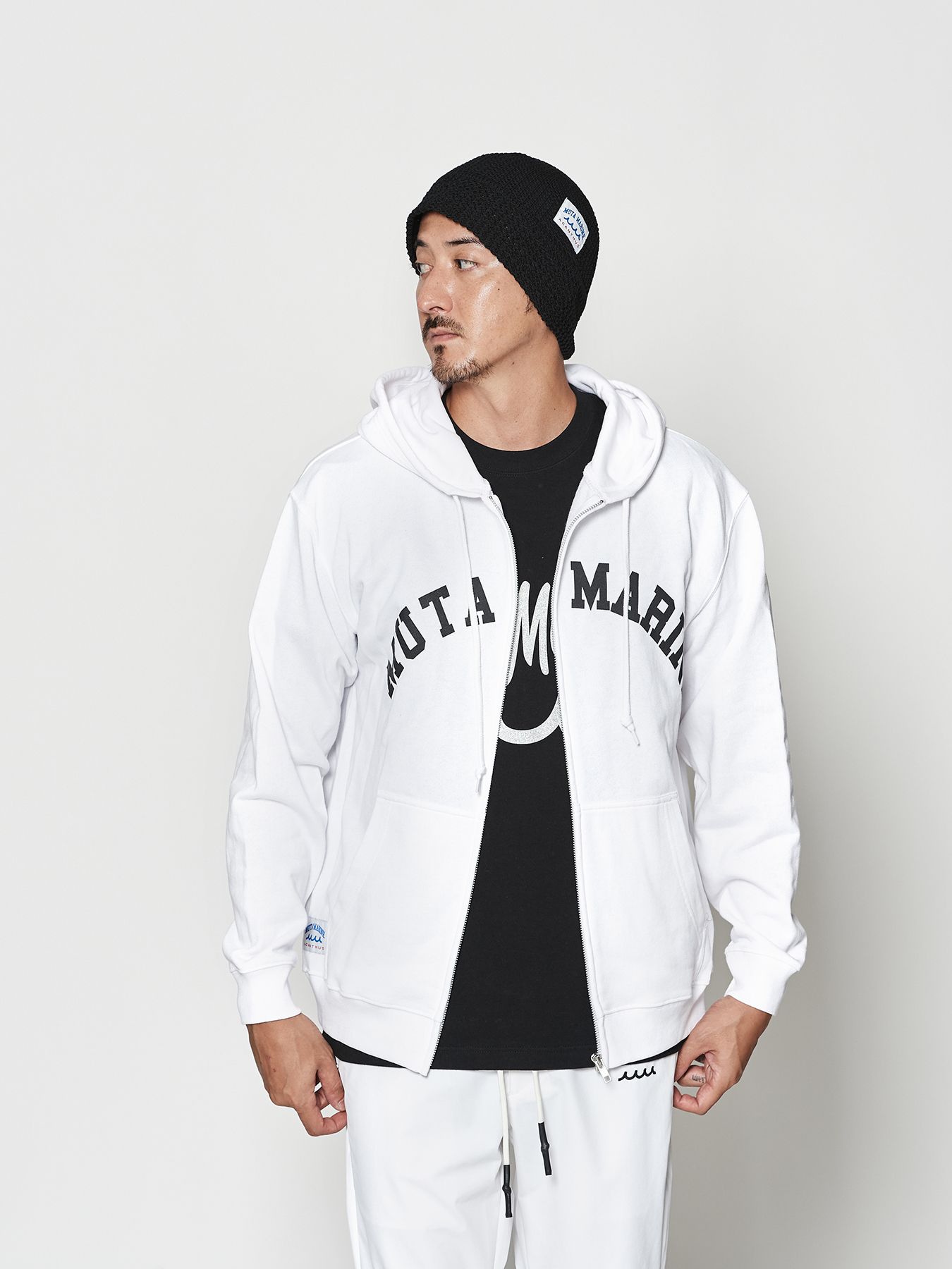 【予約品 10月9日(木) 締切】muta Arc Logo Zip Up Hooded Sweatshirt / ジップパーカー / ホワイト【Acanthus × muta MARINE】