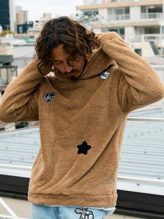 【予約品 5月8日(木) AM10時 締切】 コーラルフリースボア マルチパッチワークプルパーカー / キャメル