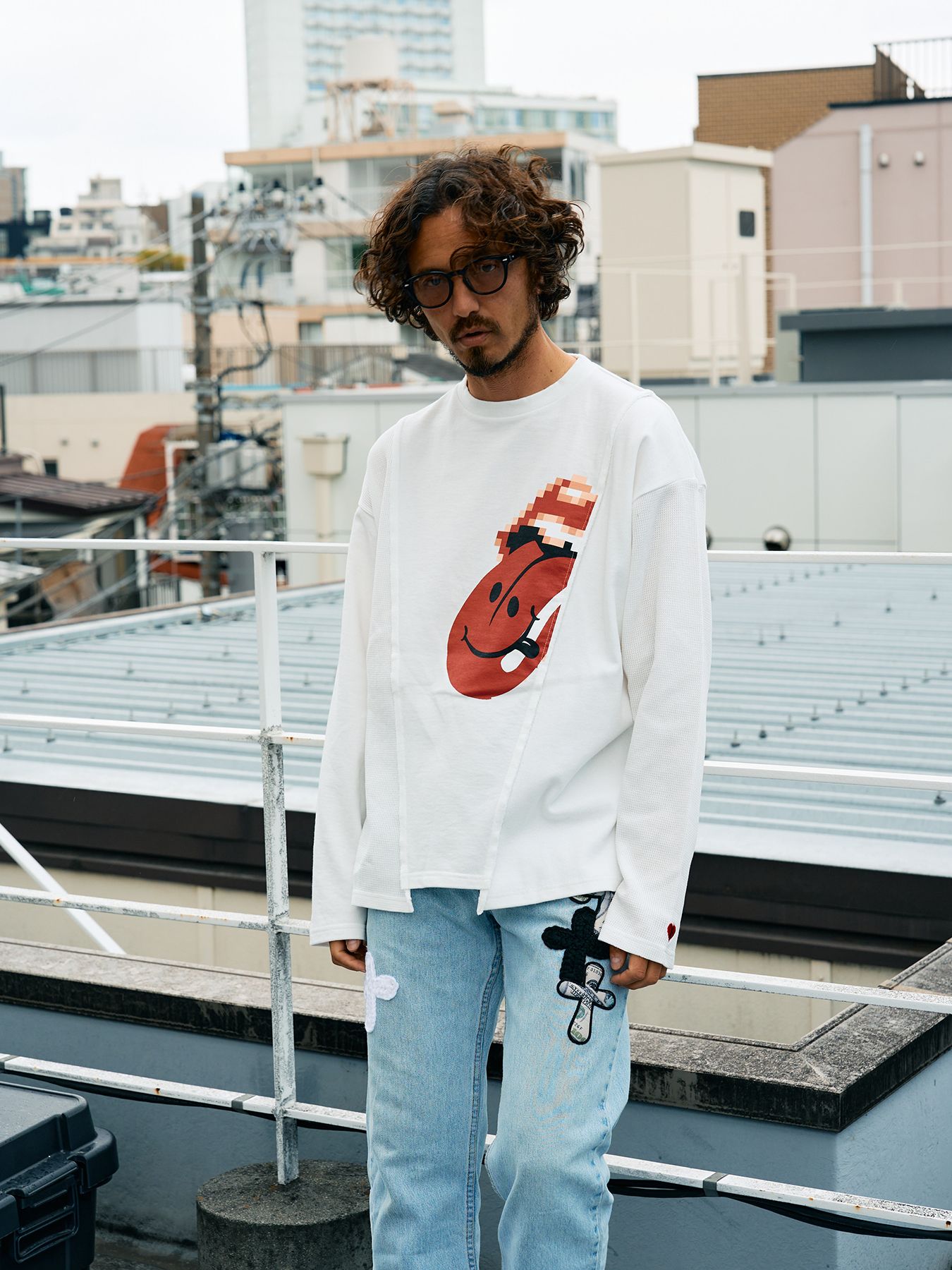 【予約品 5月8日(木) AM10時 締切】 3MIXレイヤードカットオフ モザイクプリント LS ワイドシルエットTシャツ / ホワイト