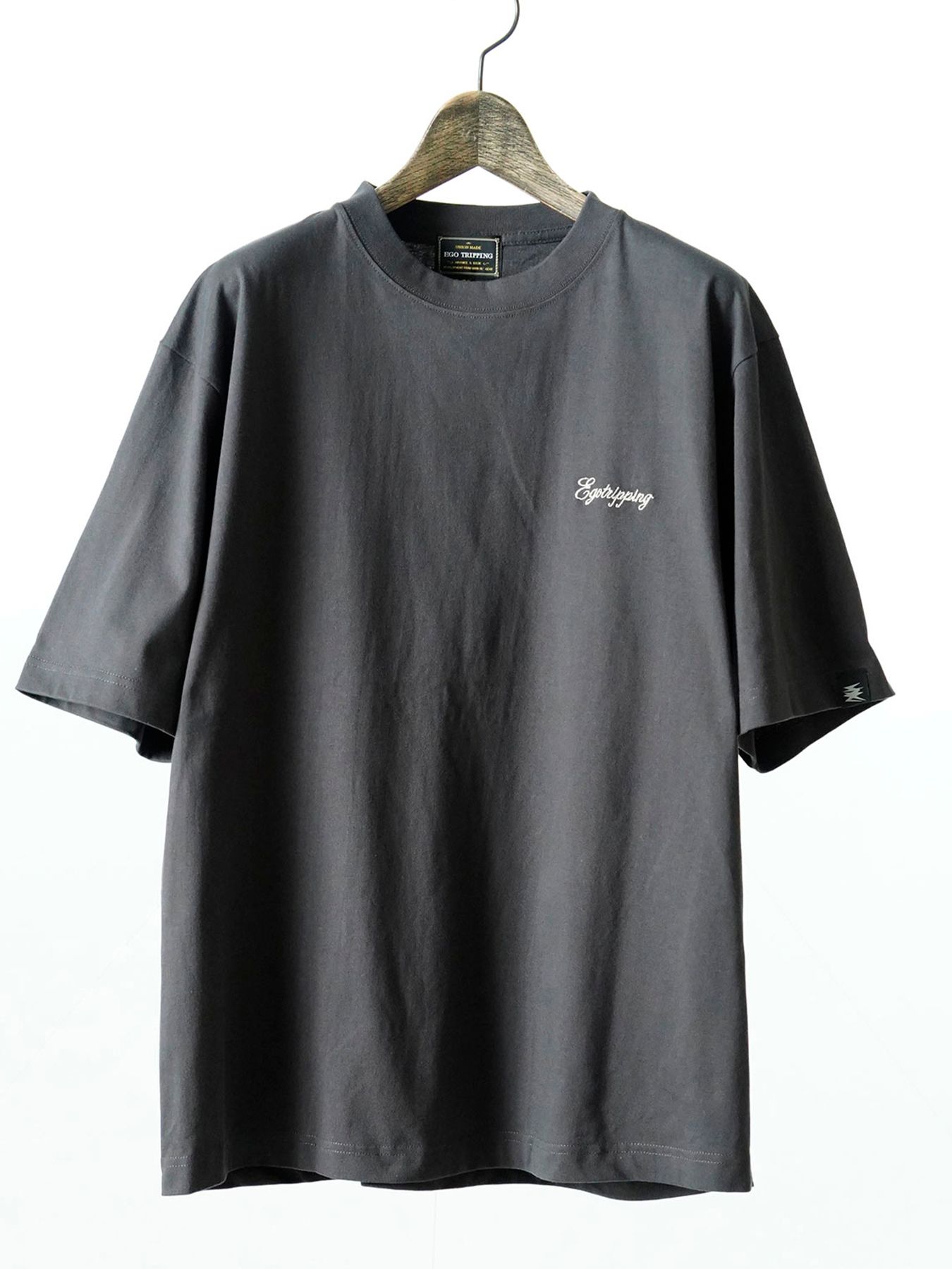 【予約品 11月9日(月) 締切】HEAVYOUNCE TEE Cw / ヘビーオンス バックプリントTシャツ / チャコール