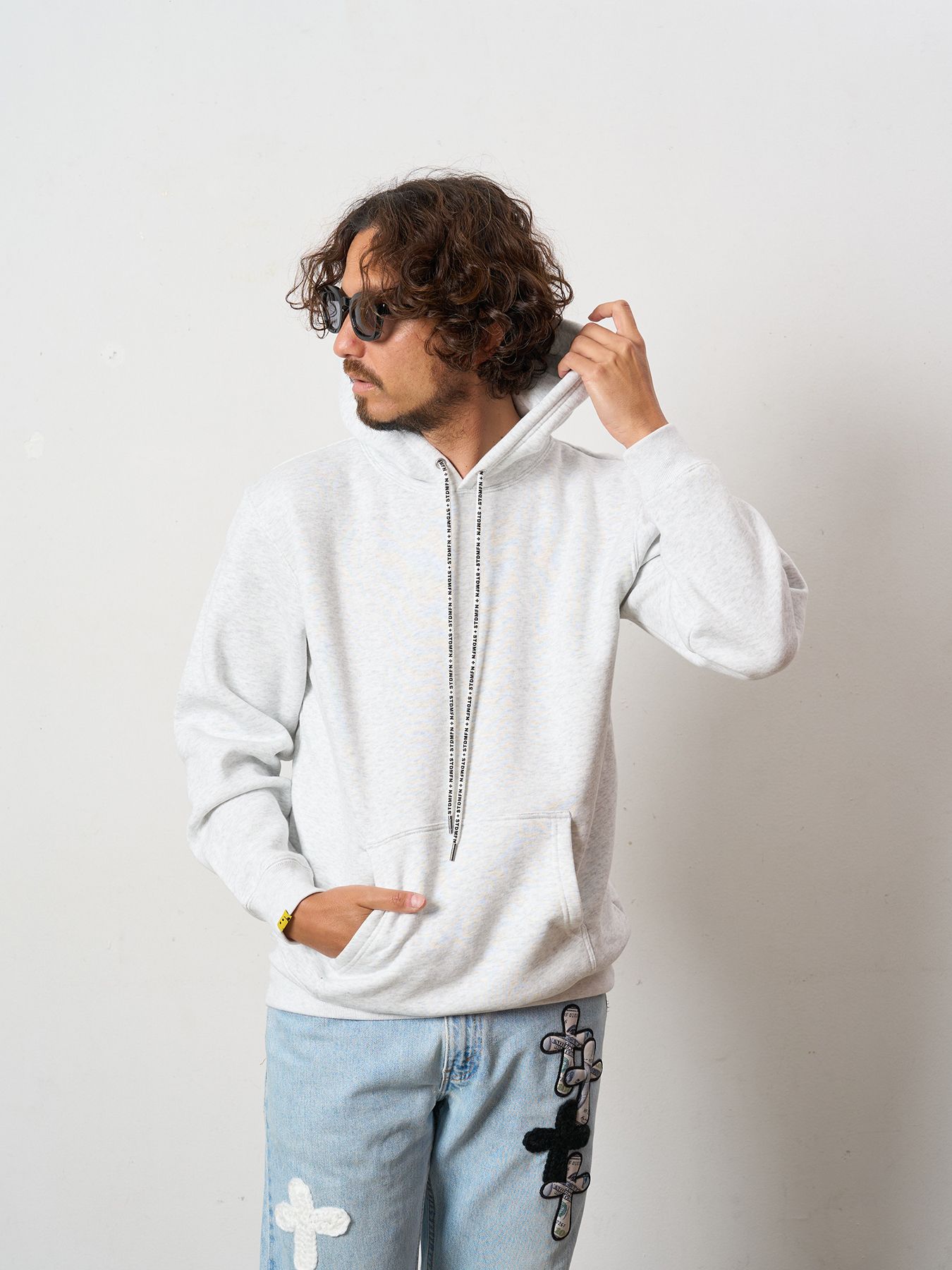 【予約品 5月8日(木) AM10時 締切】 TC裏毛起毛 PEACE AFTER DEATH&マルチパッチワーク プルパーカー / アッシュ