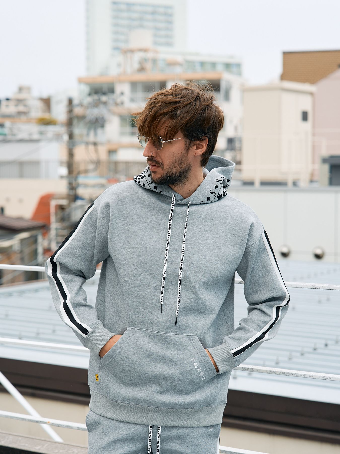 【予約品 5月8日(木) AM10時 締切】 T-Rストレッチポンチ スターノルディックフロッキーライン プルパーカー / M.グレー