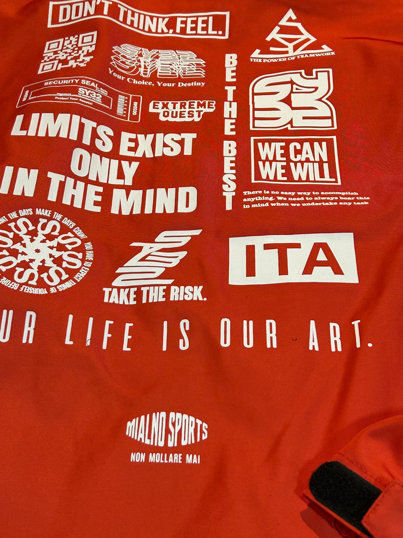 MULTI LOGO WINDBRAKER RED 【SY32 by SWEET YEARS 】