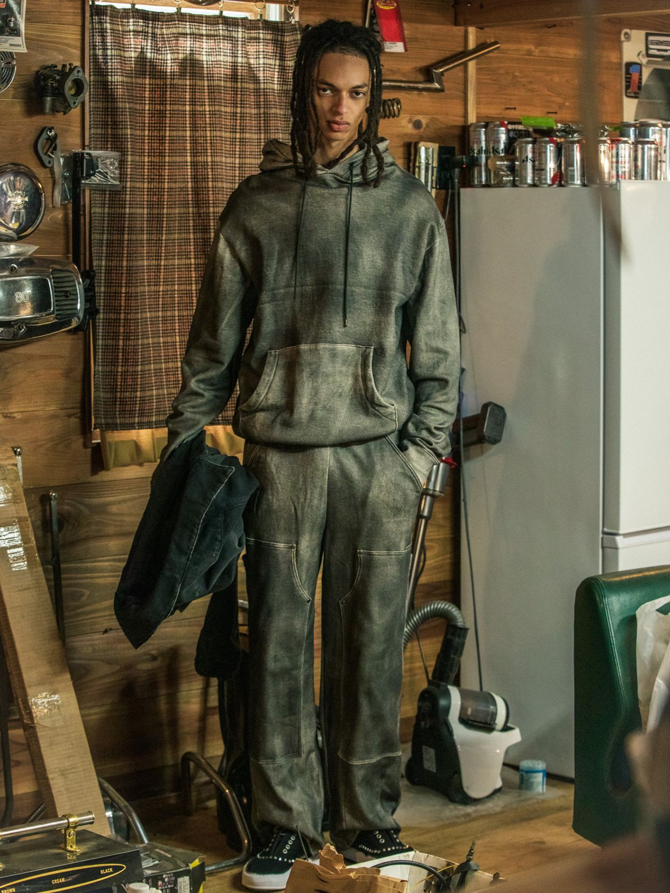 【予約品 3月9日(月) 18:00 締切】FOIL PRINT PANTS / 箔プリント ダブルニー スウェットパンツ  / グレー