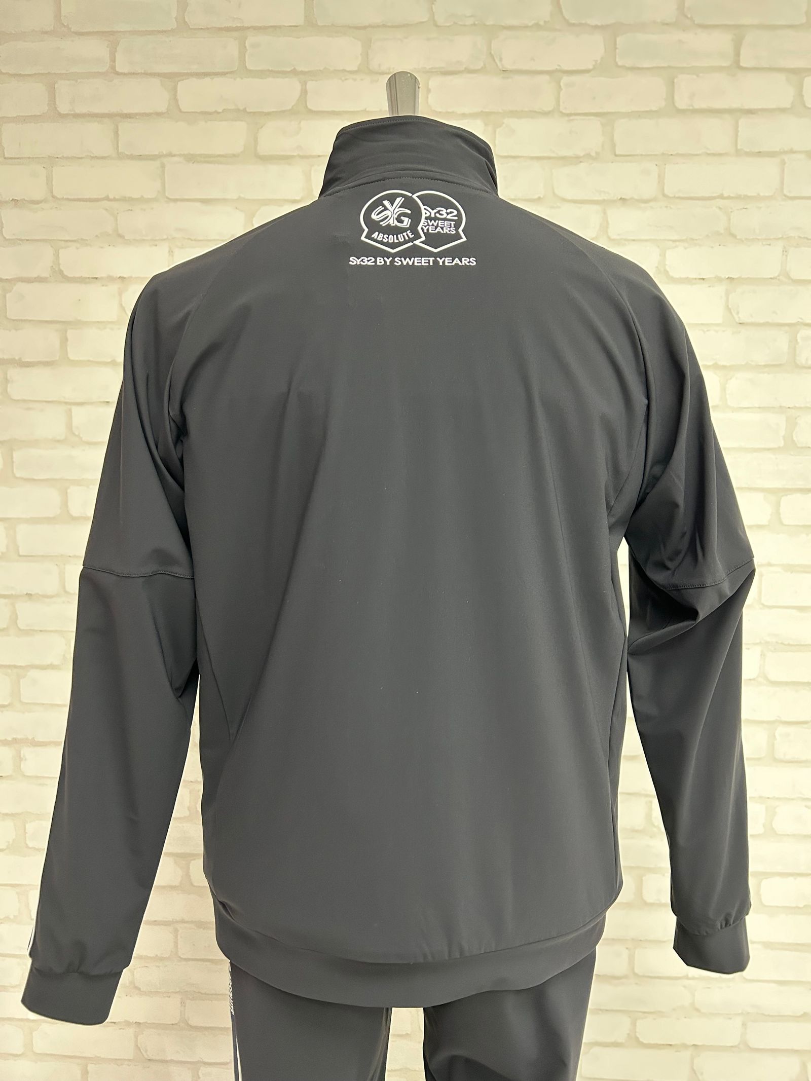 イタリア生地ハイストレッチ HIGH STRETCH JQ TAPE JACKET｜MEN'S / ブラック 【SY32 by SWEET YEARS GOLF】
