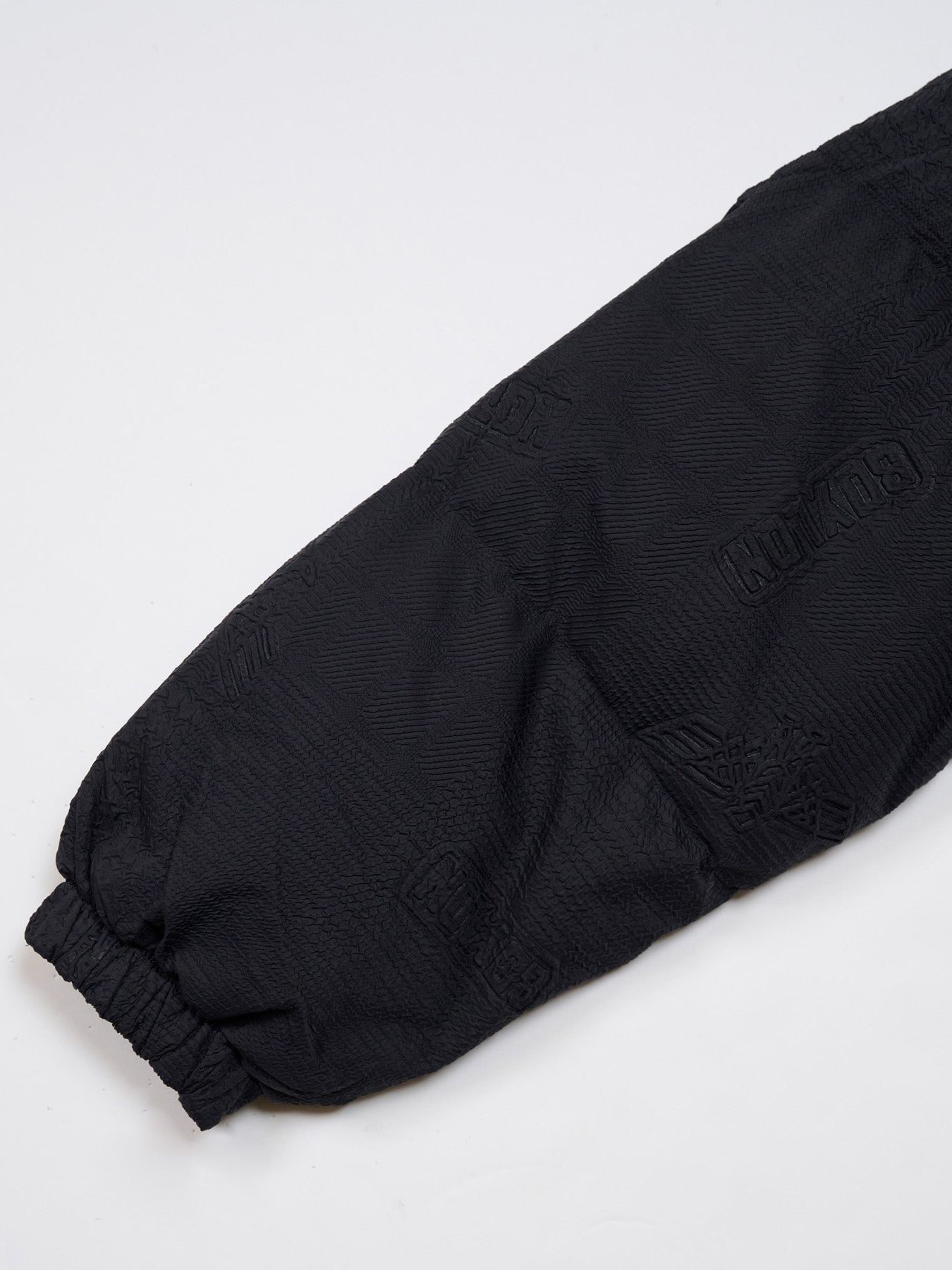 BOY LOGO EMBOSSING DOWN BLOUSON / ダウンブルゾン / ブラック