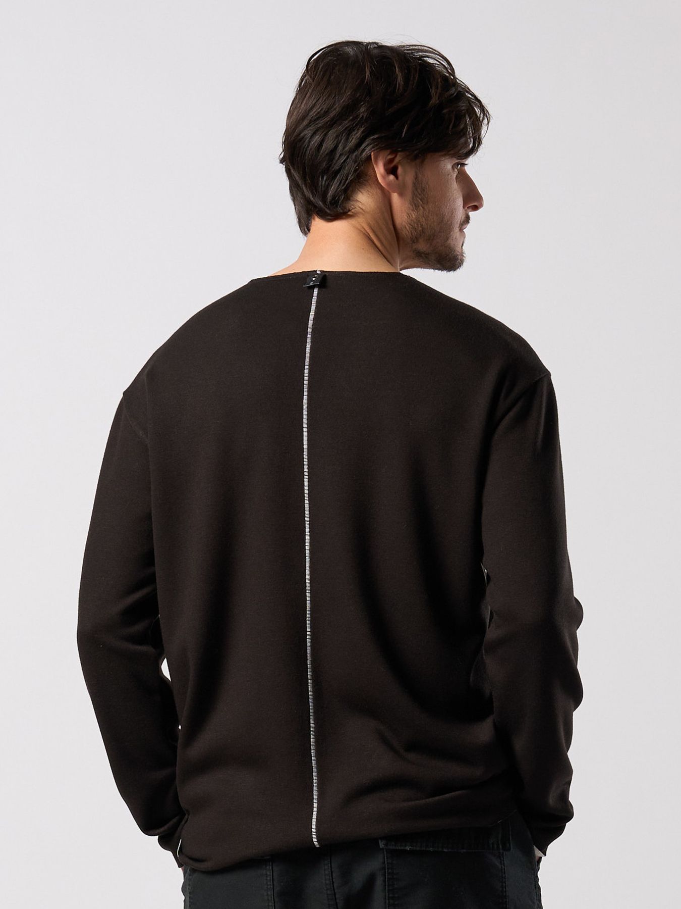 【予約品 4月19日(日) 18時締切】back boa cut-off crew / バックボア カットオフ クルーネック/ ブラック