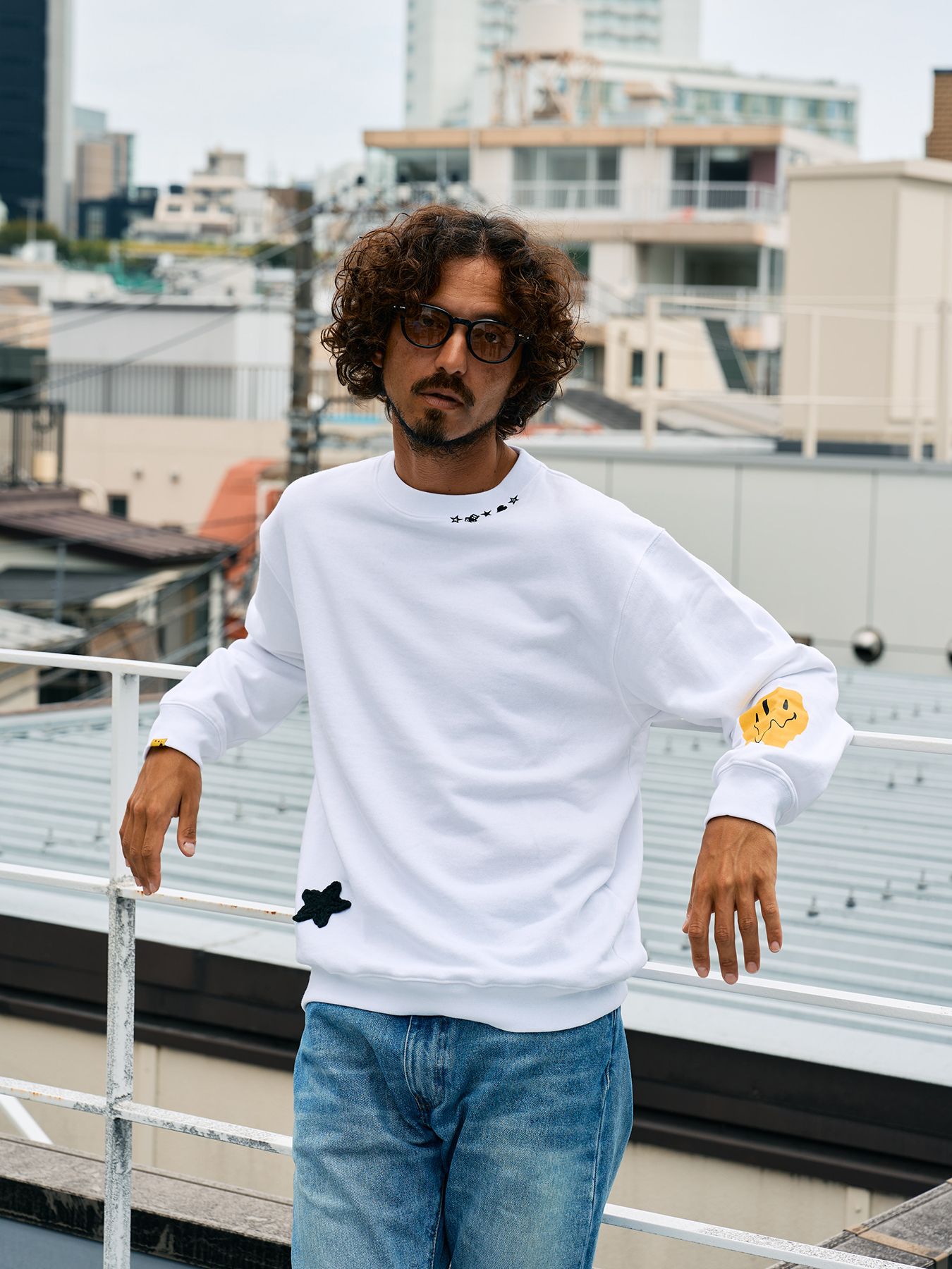 【予約品 10月16日(木) 締切】オーセンティックパイル ウェービーロゴ スマイル ケット スエットシャツ / ホワイト
