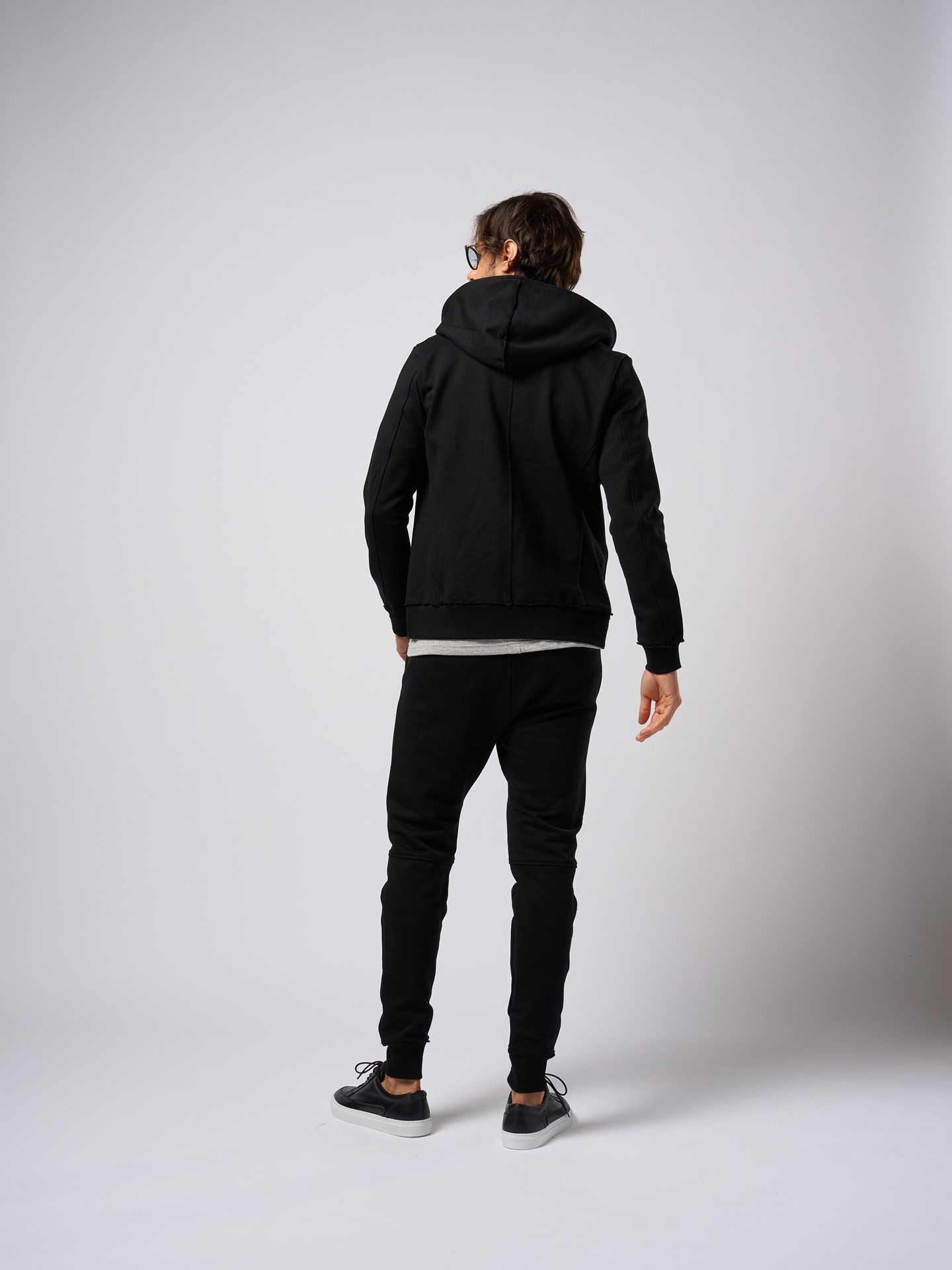 【予約品9月19日 10時締め】 basic zip-up parka  / ジップパーカー / ブラック