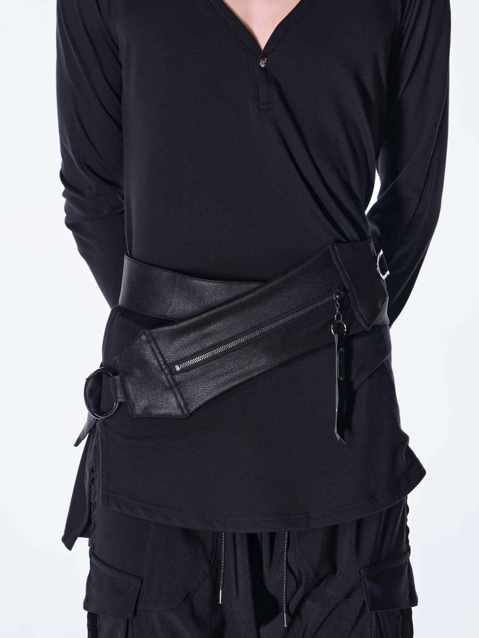 【予約品 6月29日(月) 締切】Emboss Silley Jersey Body Bag / ボディーバッグ / ブラック